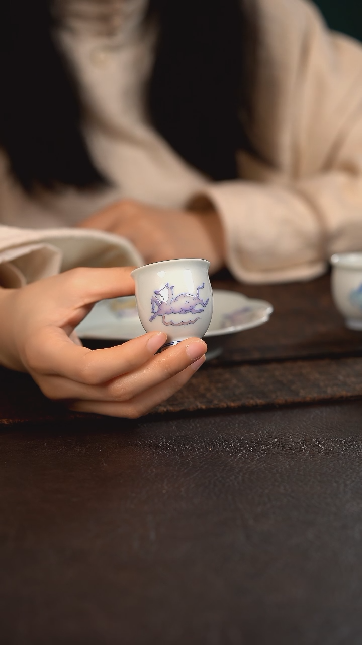 【闪购商品】杯活动价聚澜堂斗彩小鹿玉兰杯 紫色