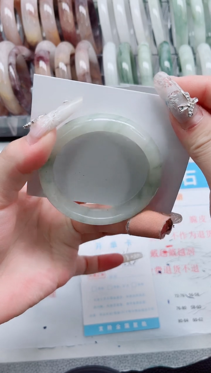 【闪购商品】石英质玉手镯未镶嵌A36-53.2