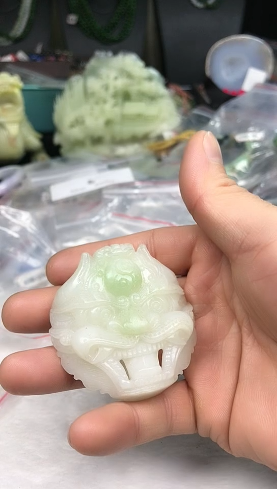 【闪购商品】和田玉吊坠(赠链)未镶嵌皮带扣