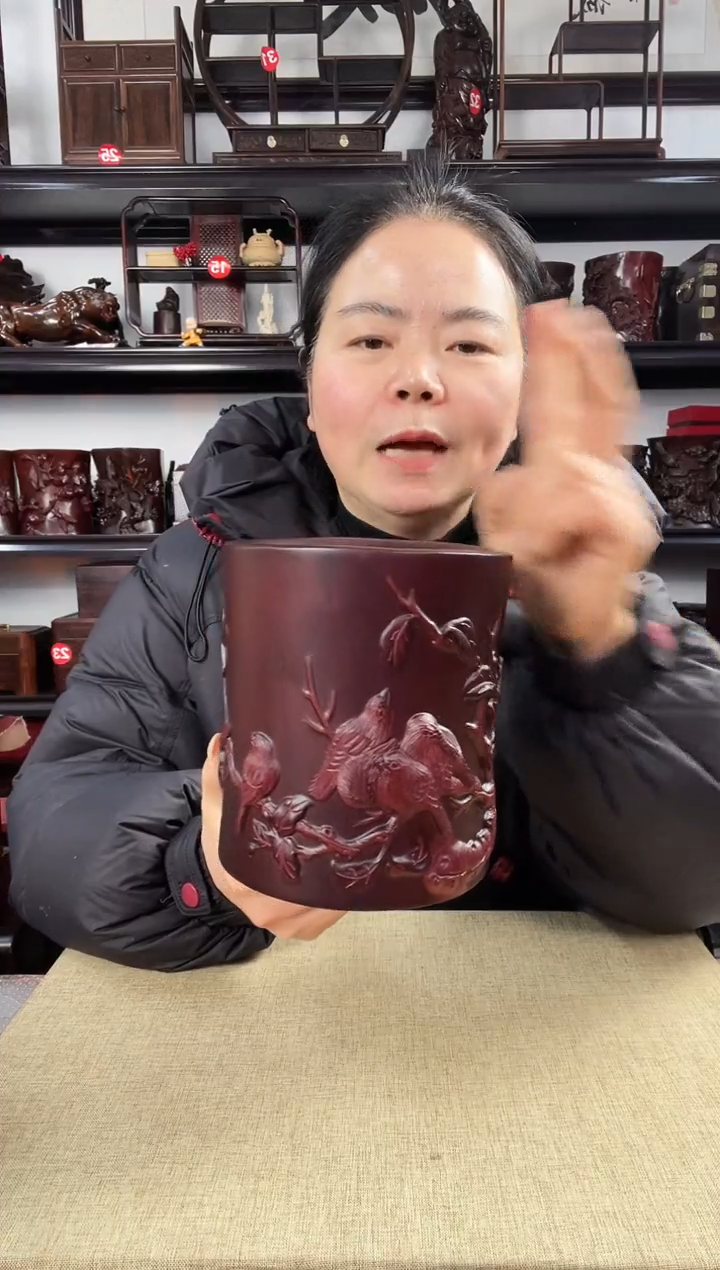 木喜鹊笔筒老李红木工艺品