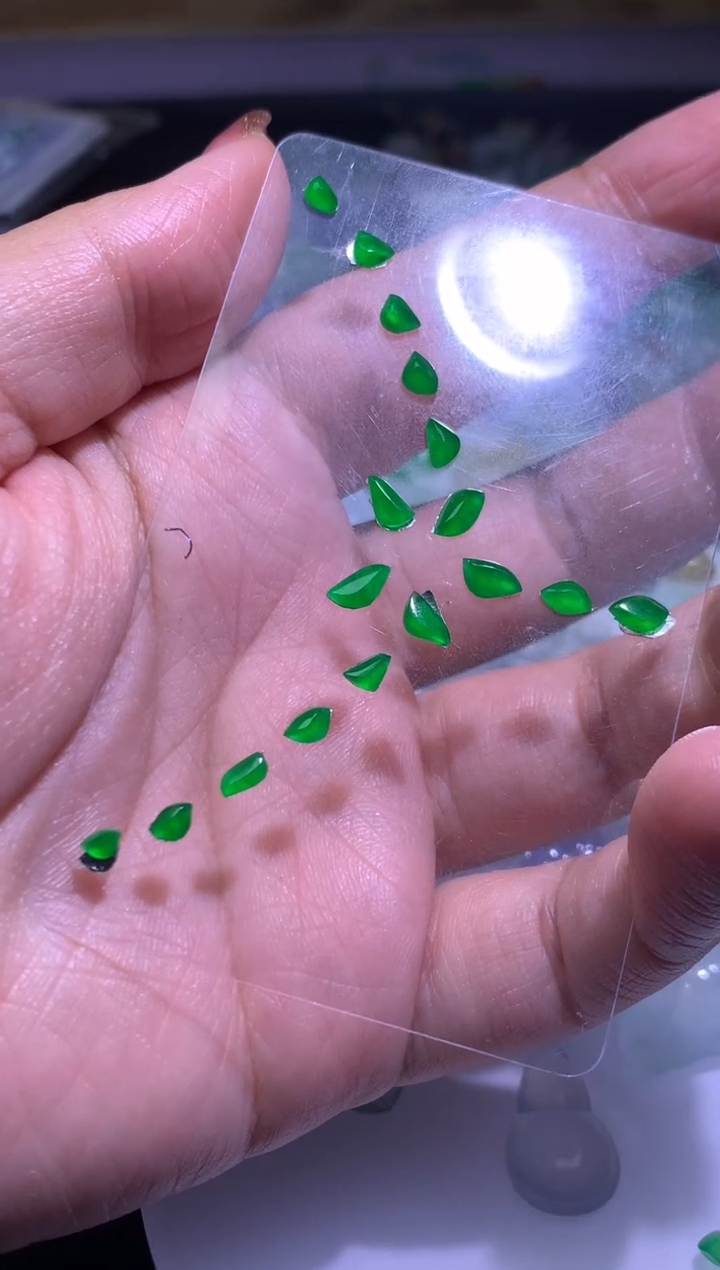 【闪购商品】定制翡翠未镶嵌毛货