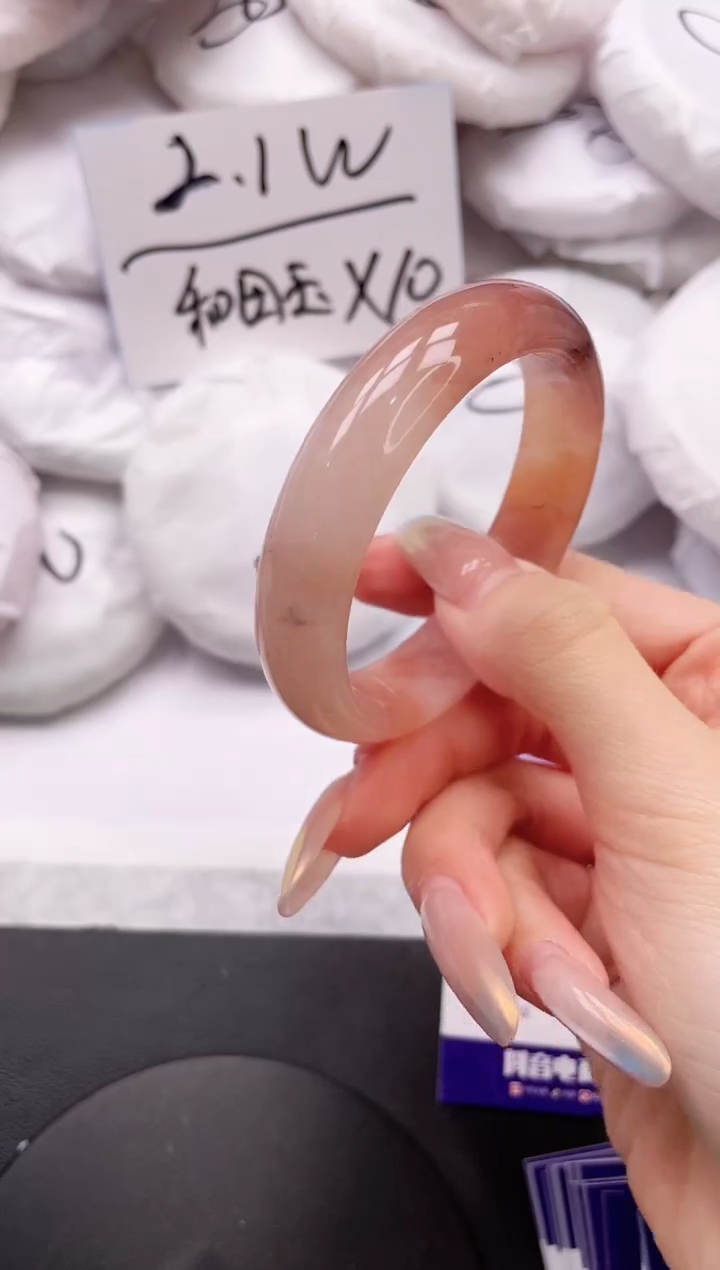 【闪购商品】石英质玉手镯未镶嵌6K283-52