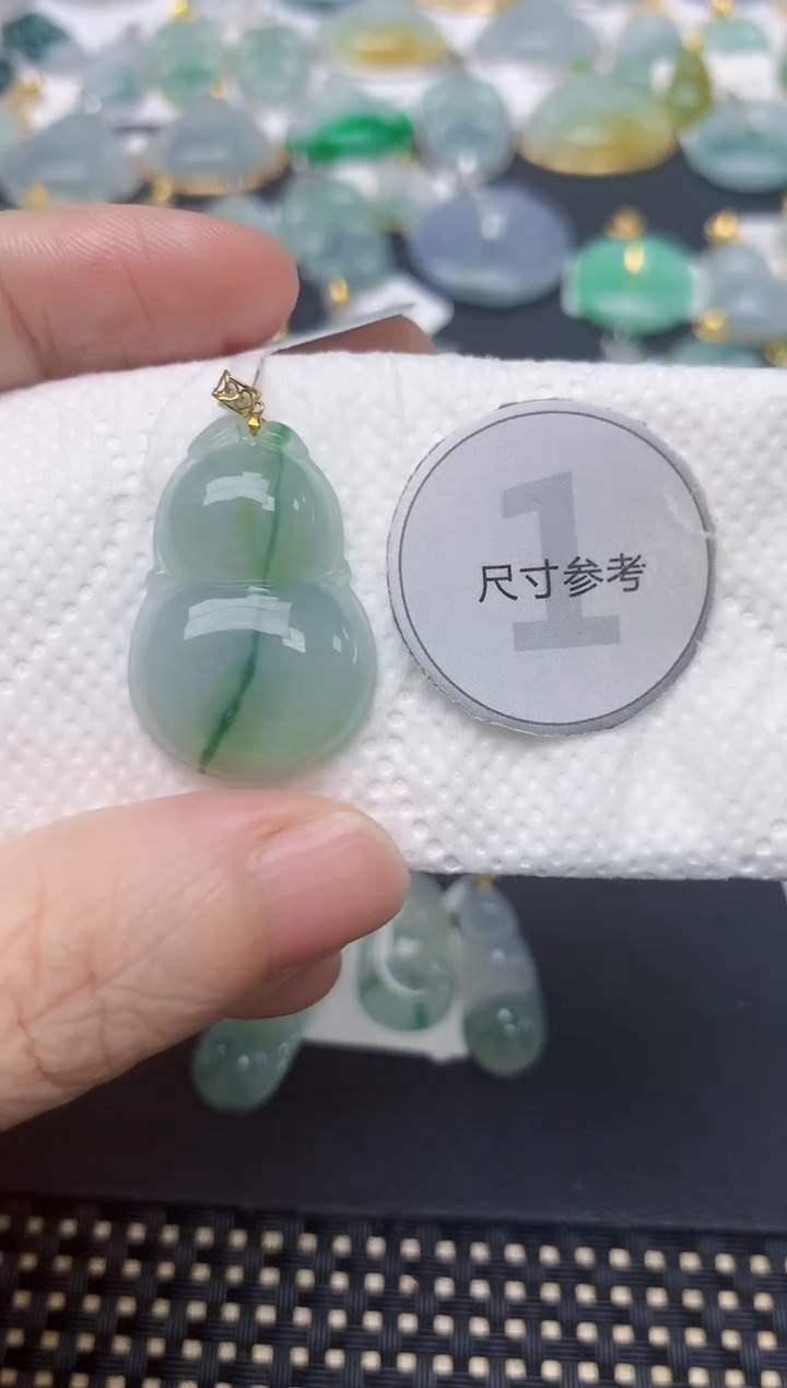 翡翠18K金镶嵌颈饰天然缅甸A货翡翠