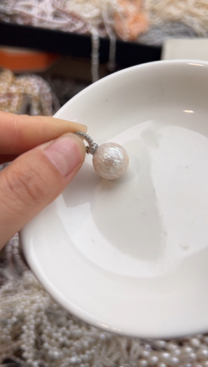 未镶嵌8淡水珍珠吊坠