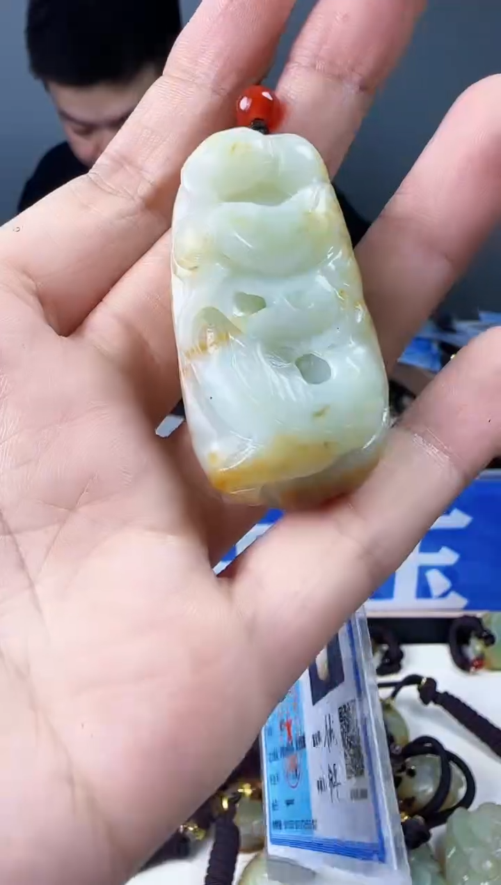 和田玉未镶嵌颈饰1