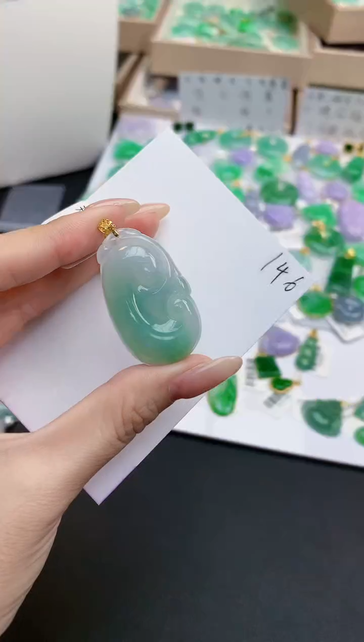 颈饰18K金镶嵌翡翠天然缅甸A货翡翠