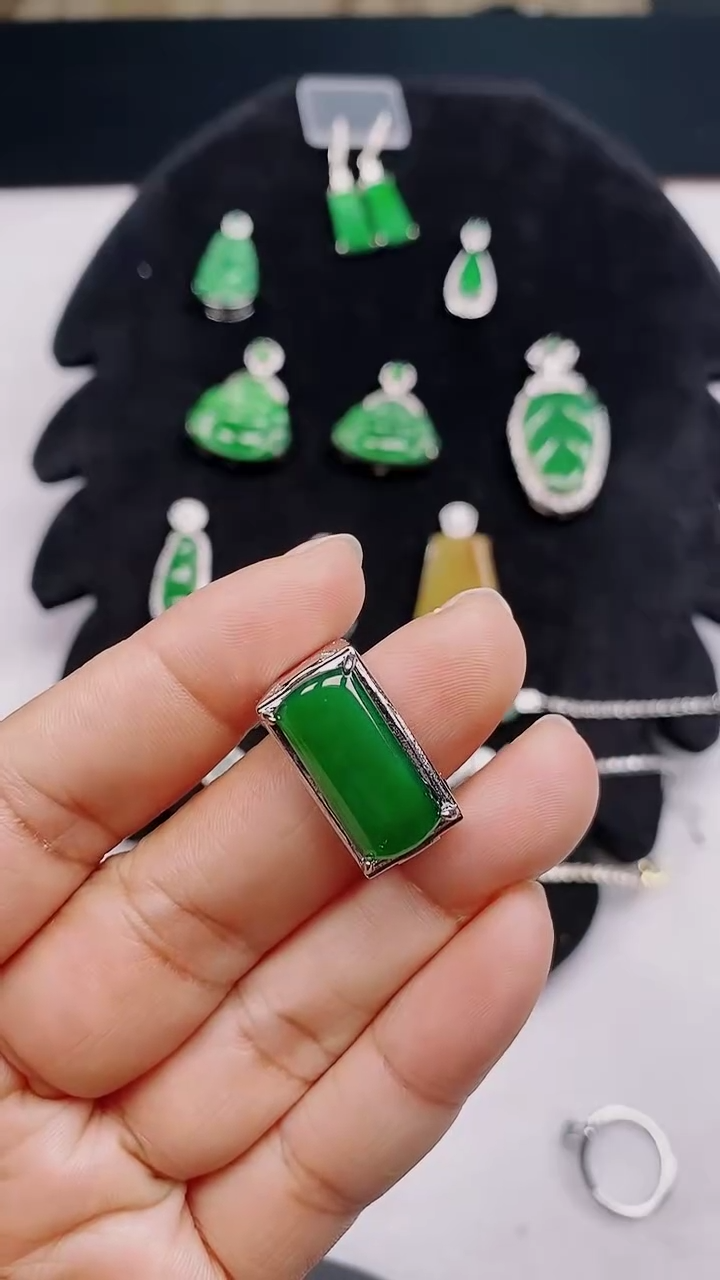 银S925镶嵌戒指翡翠30