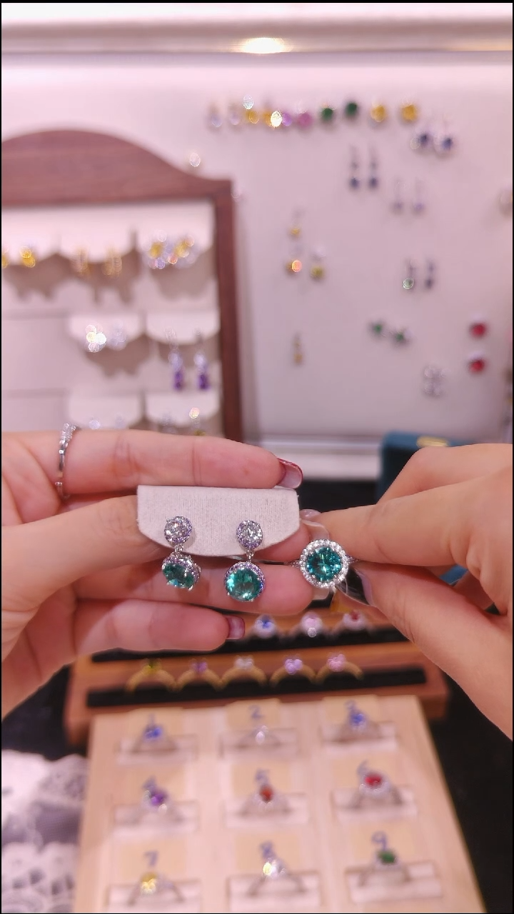 合金无绿色耳饰加戒指 