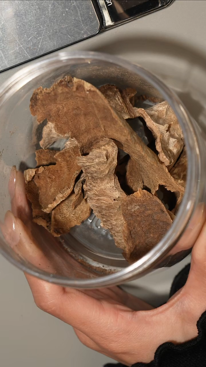 沉香沉香碎屑?****੭老惠安虫漏香料25克