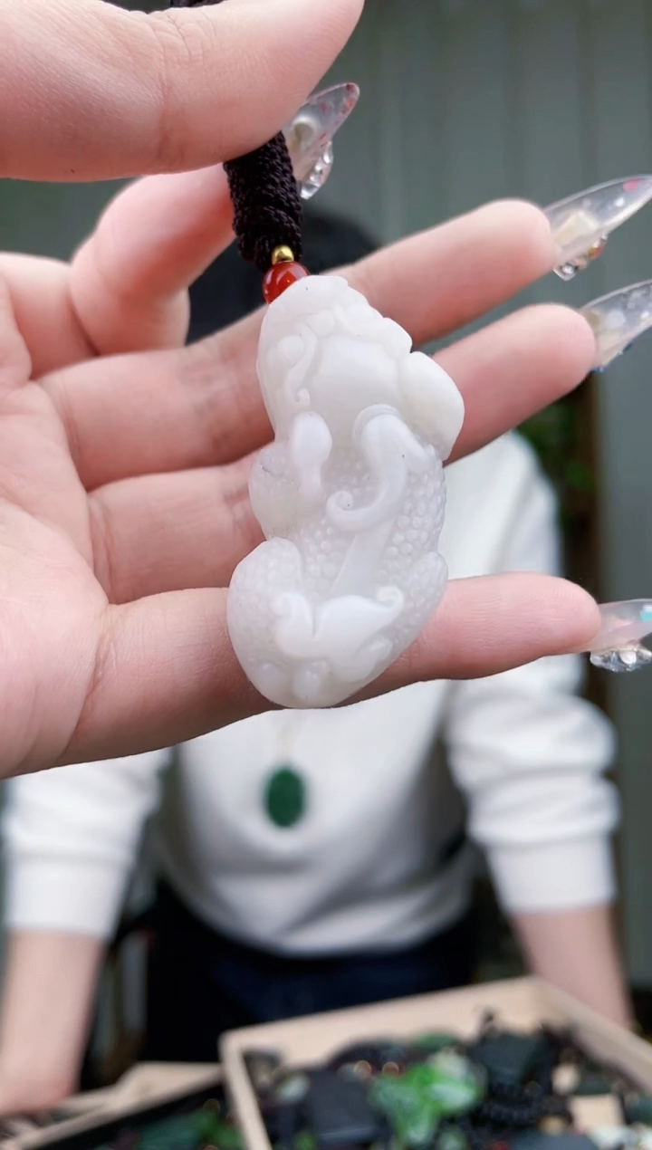 【闪购商品】和田玉挂件未镶嵌拍一发一，多样性发货！