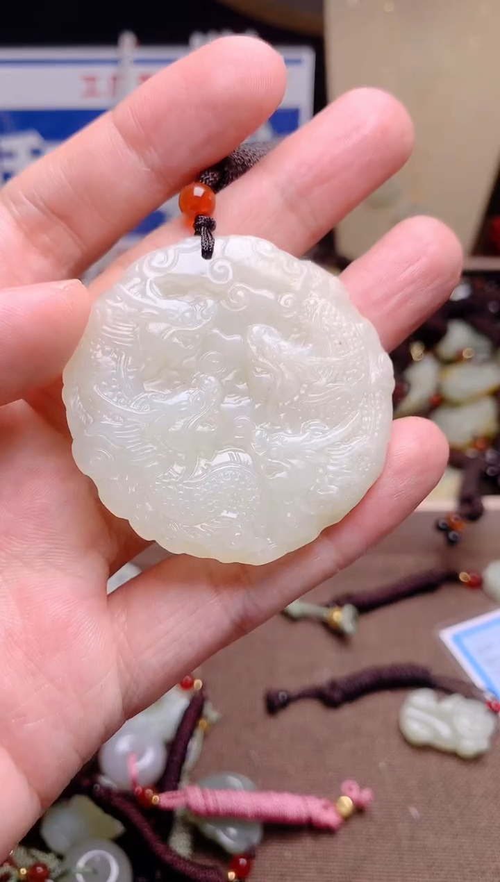 和田玉未镶嵌颈饰1