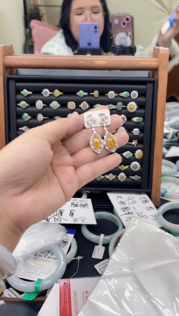 【闪购商品】翡翠耳饰未镶嵌一对