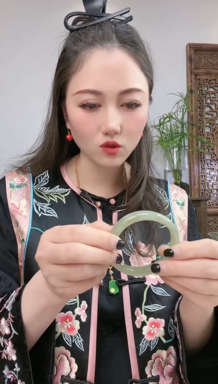 【闪购商品】和田玉手镯未镶嵌手镯（纹）57