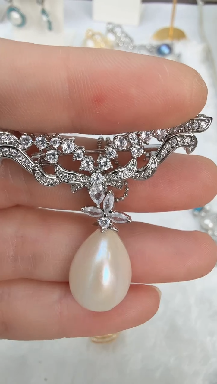 未镶嵌颈饰拼合珍珠（马贝珠）水滴胸花