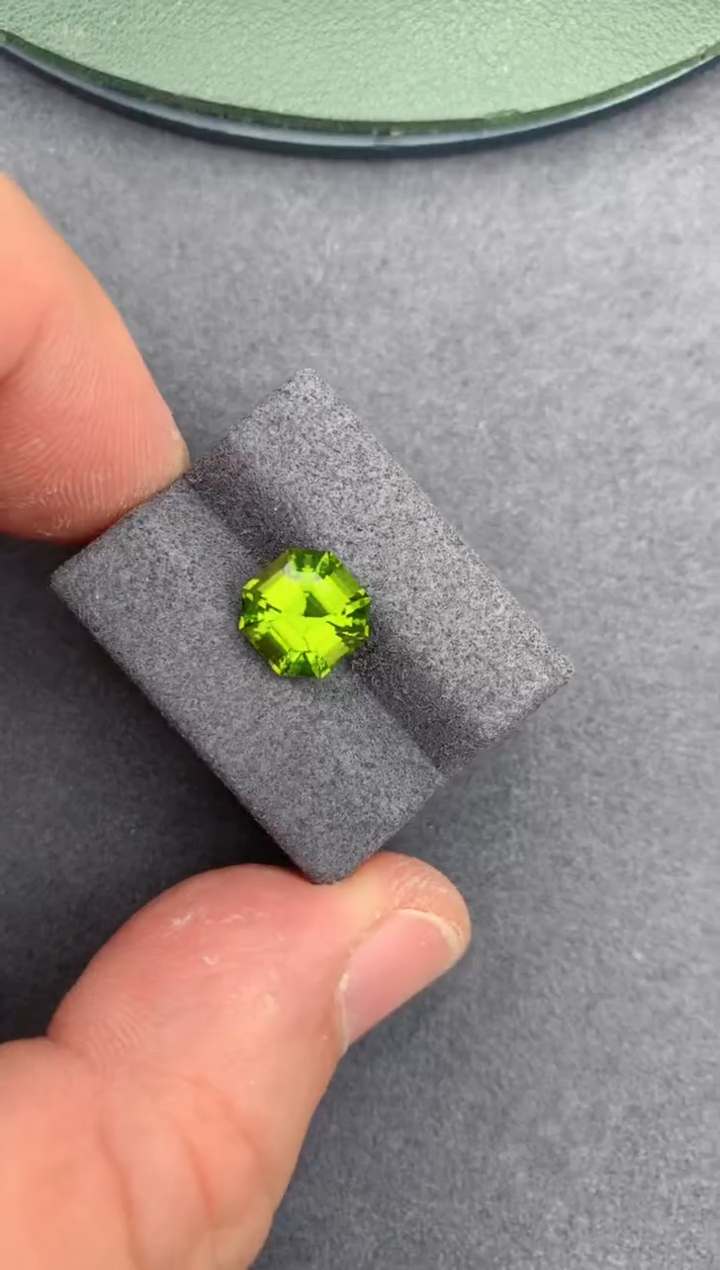 【闪购商品】橄榄石裸石未镶嵌2.5ct  橄榄石