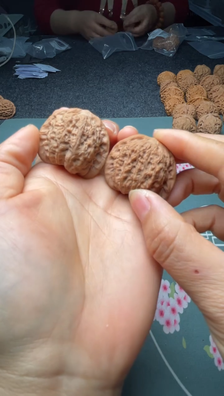 把件文玩核桃w260   血麒麟 38尺