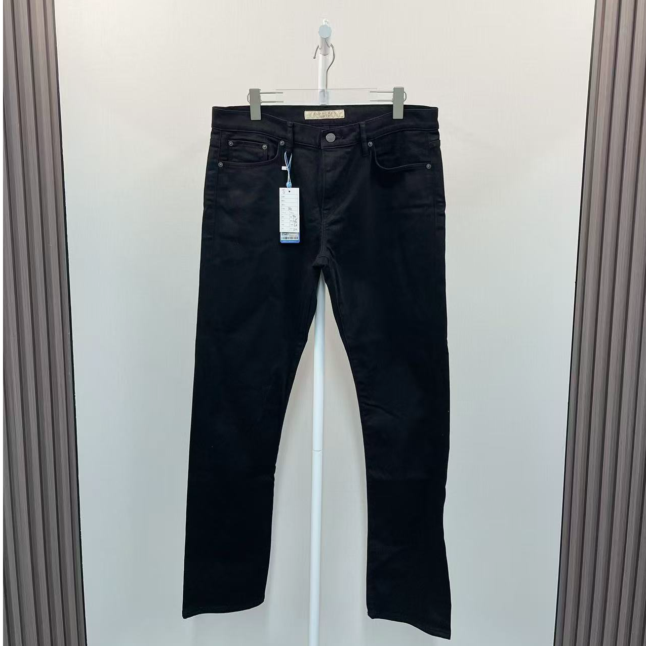 99新 BURBERRY/博柏利 /背后皮牌logo黑色牛仔裤/尺码34