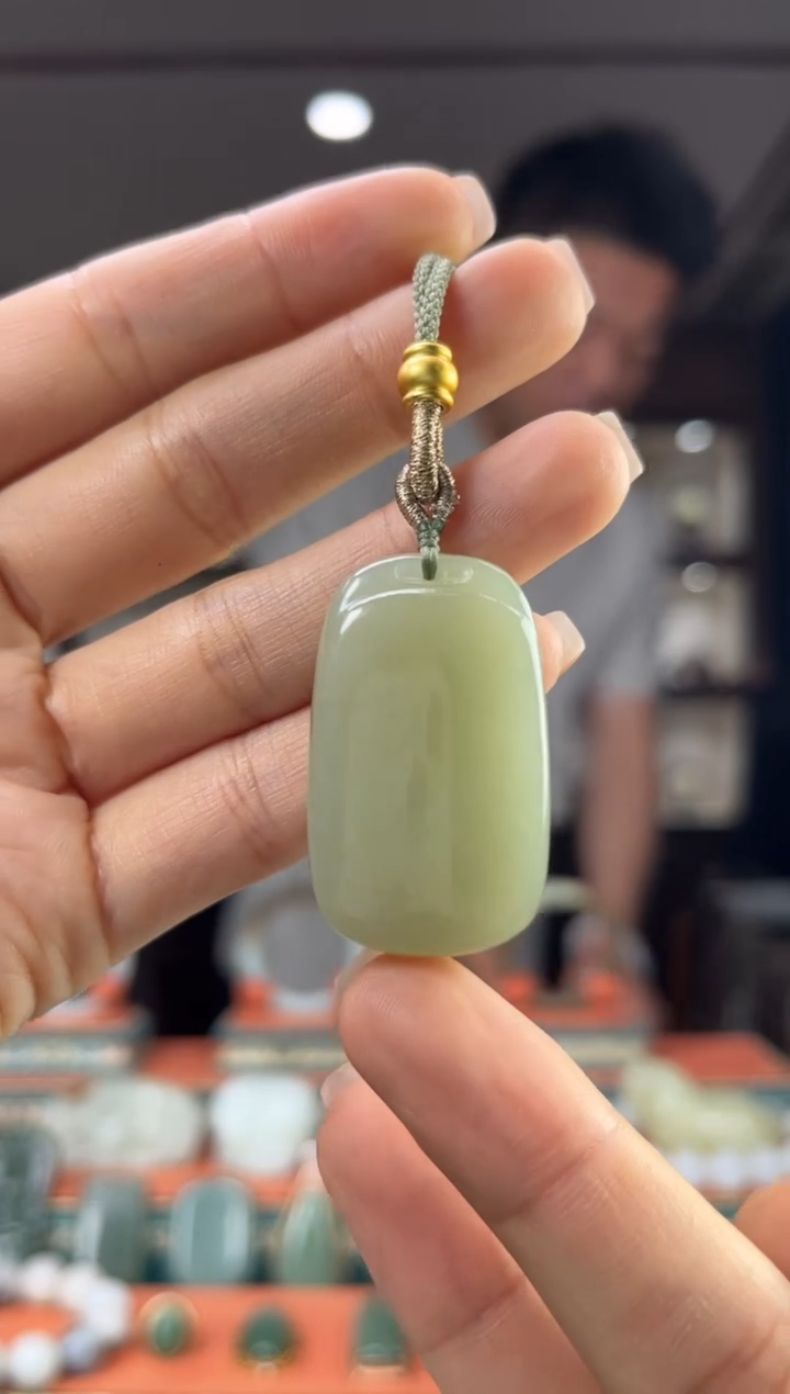 和田玉未镶嵌颈饰佩佩