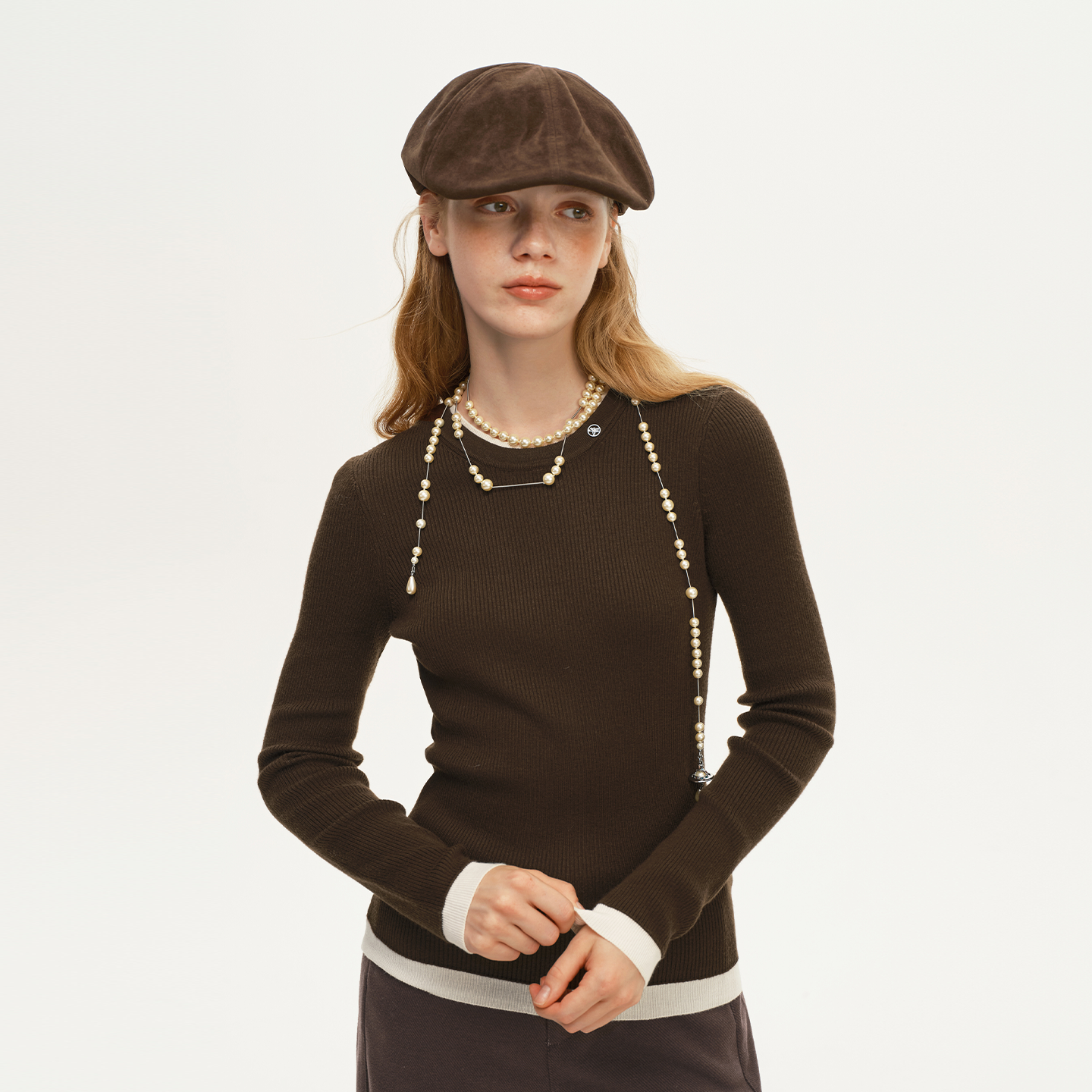 Eachway/艺之卉新款美拉德配色套头圆领长袖T恤EU31M05771