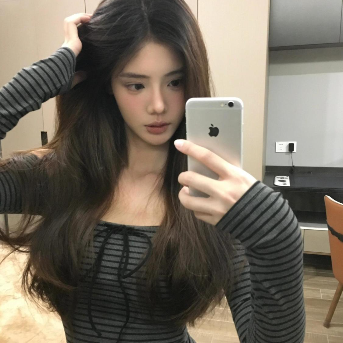 韩版一字领条纹长袖T恤女春季修身紧身打底衫辣妹短款露肩上衣潮