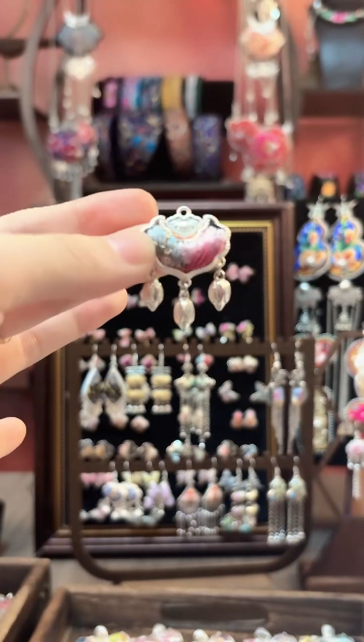 织绣云织谣民族风精美饰品   280