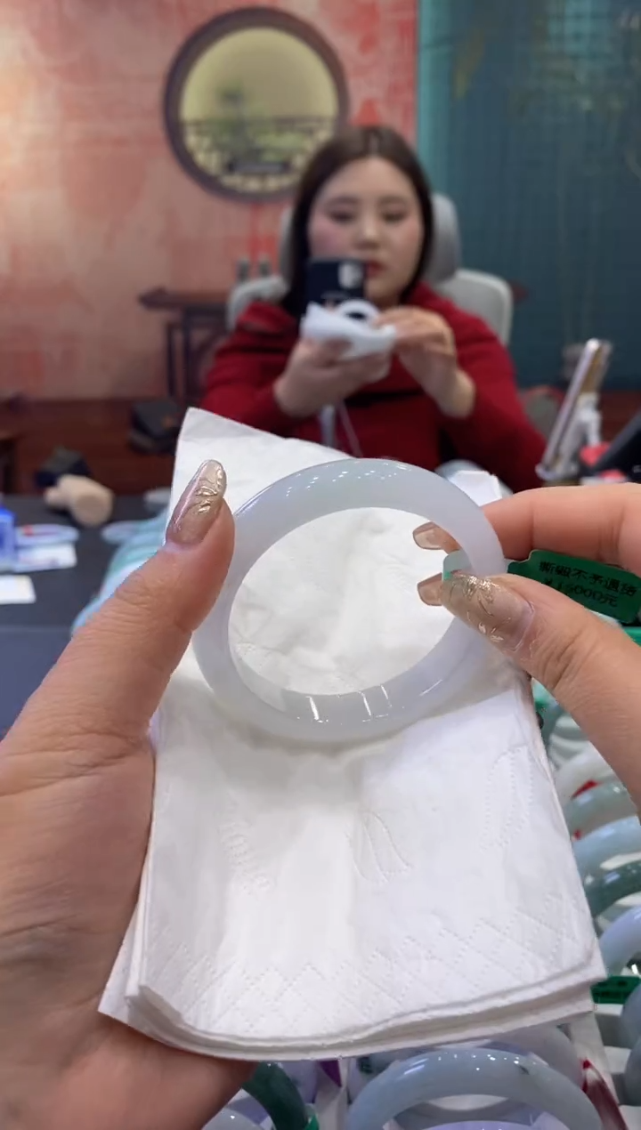 【闪购商品】翡翠手镯未镶嵌多人005483