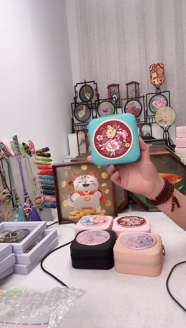 扇子苏绣作品手工首饰盒