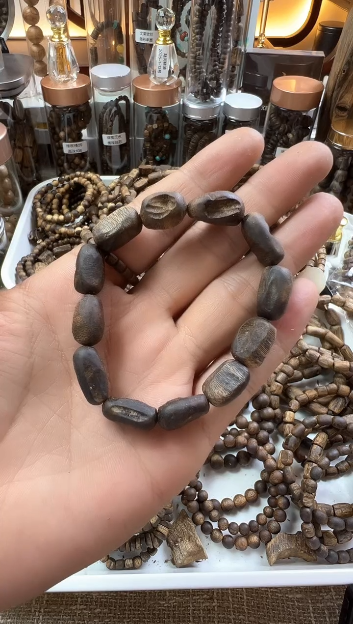 【闪购商品】沉香手串绿棋留疤随形单圈  多样性发其一 