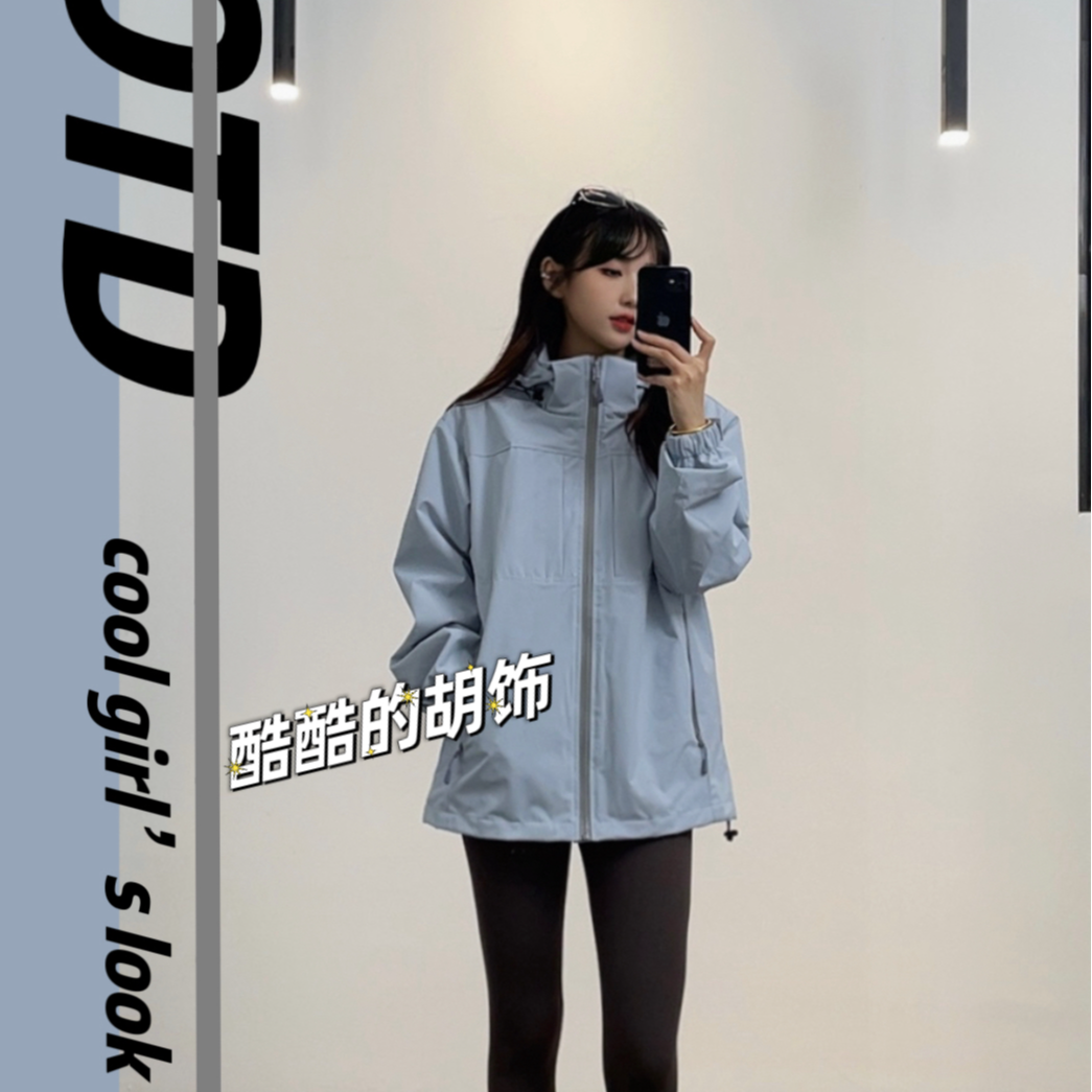 西域骆驼新款春秋户外休闲防风防水连帽时尚百搭冲锋外套情侣款