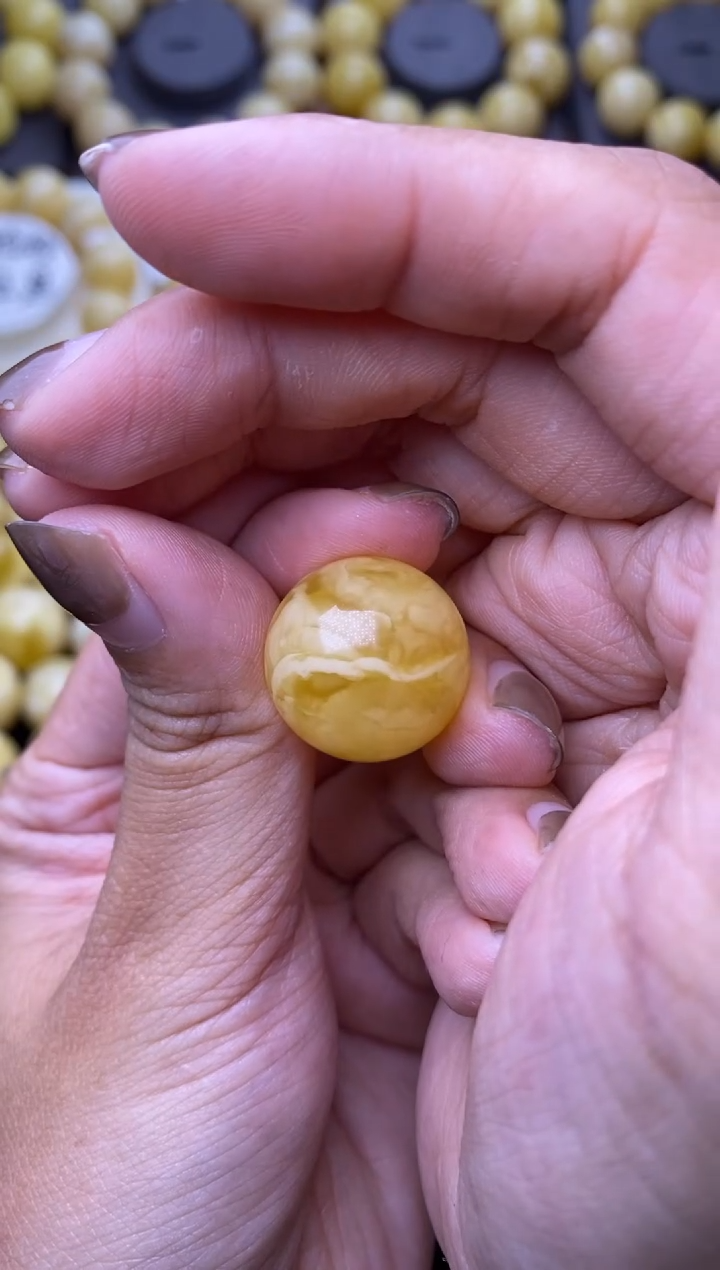 裸石琥珀未镶嵌大小姐珠宝110