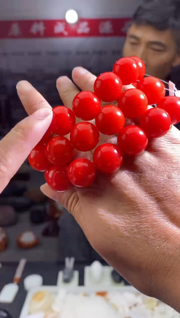 红沁圆珠卡16手串 拍一发一