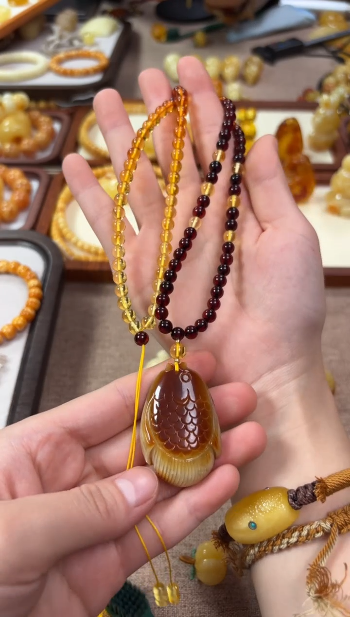 【闪购商品】蜜蜡裸石未镶嵌鱼套装