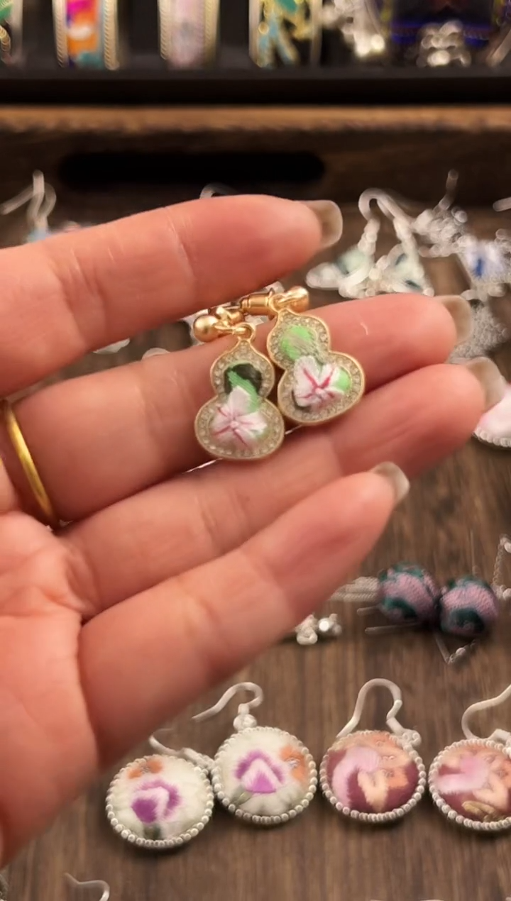 【闪购商品】织绣民族风老绣饰品356