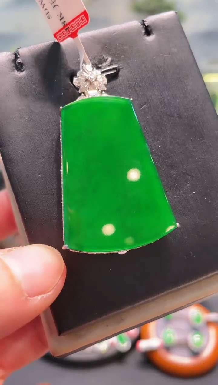 【闪购商品】翡翠颈饰18K金镶嵌A69天然A货翡翠