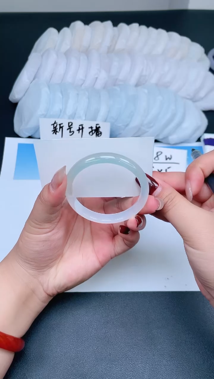 【闪购商品】石英质玉手镯未镶嵌114-52.5