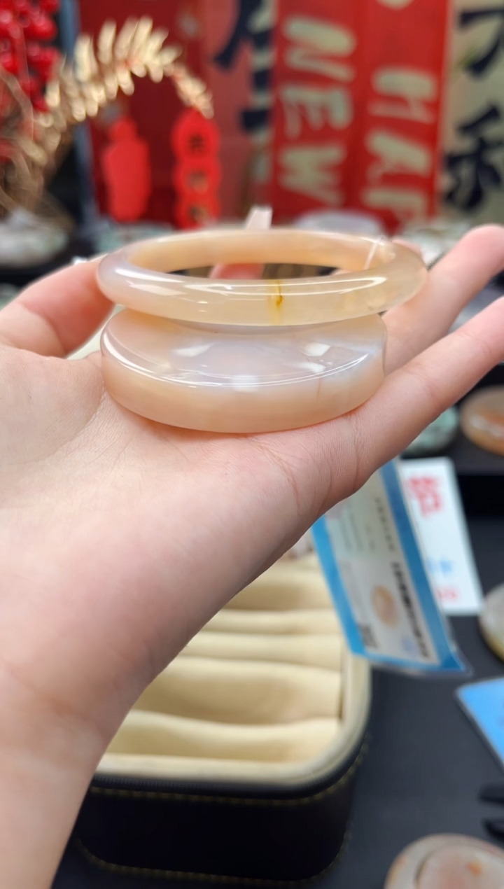 【闪购商品】石英质玉手镯未镶嵌赠送镯心（61圈口）