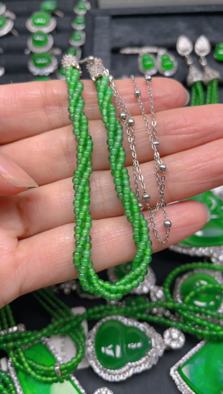 【闪购商品】翡翠项链银S925镶嵌翡翠