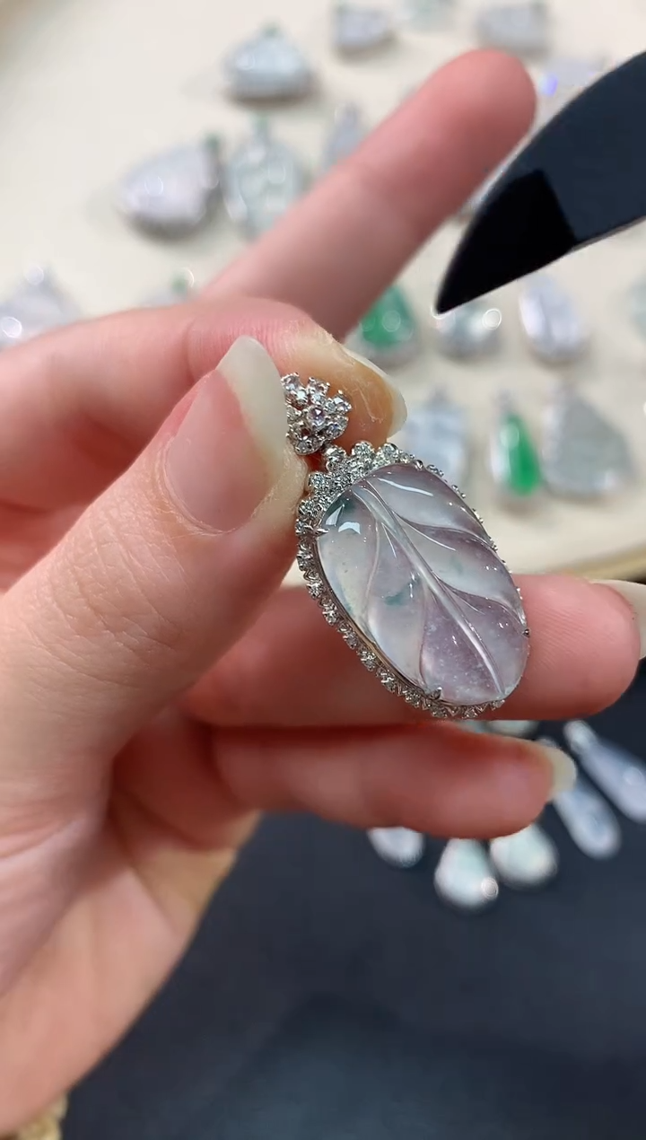 【闪购商品】翡翠吊坠(不含链)18K金镶嵌S92|7800