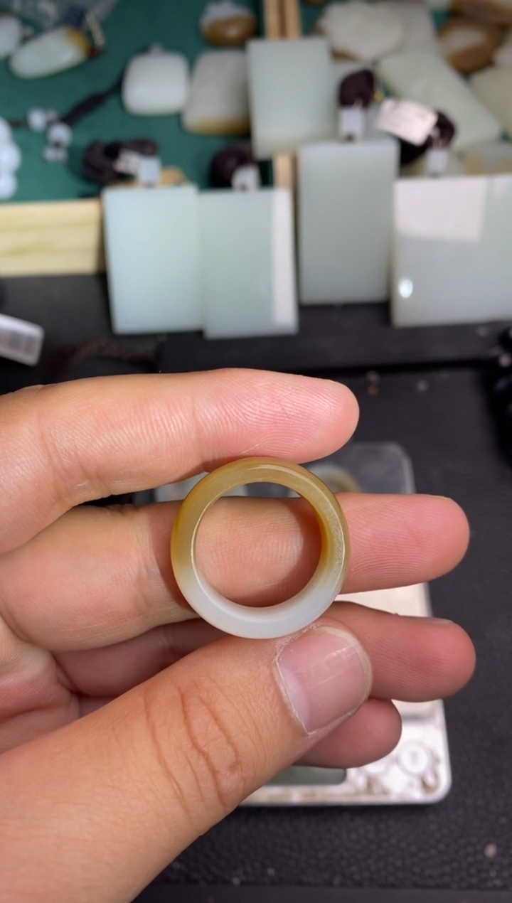 和田玉戒指未镶嵌和田玉