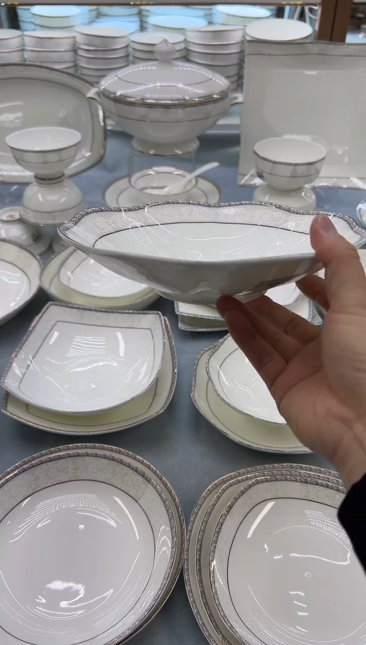 骨瓷玲珑7花2个  