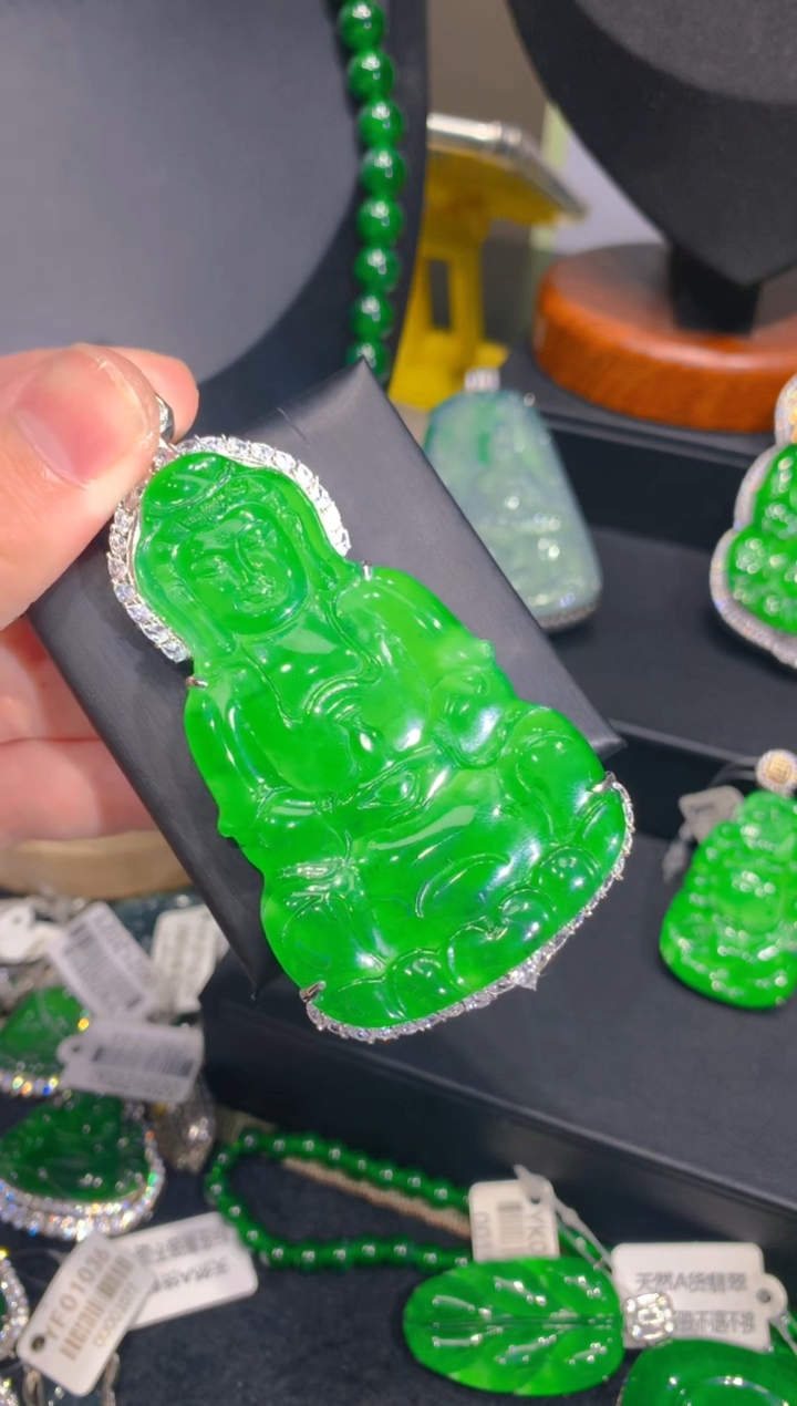 【闪购商品】翡翠颈饰未镶嵌70一季