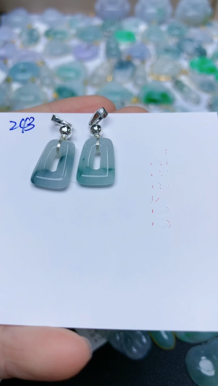 【闪购商品】翡翠颈饰合金天然翡翠A货（多样性发其一） 