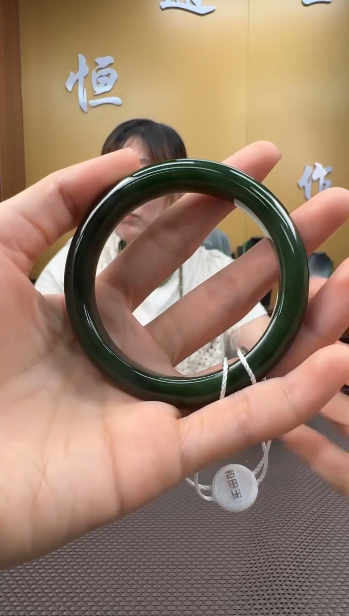 和田玉未镶嵌颈饰手镯56