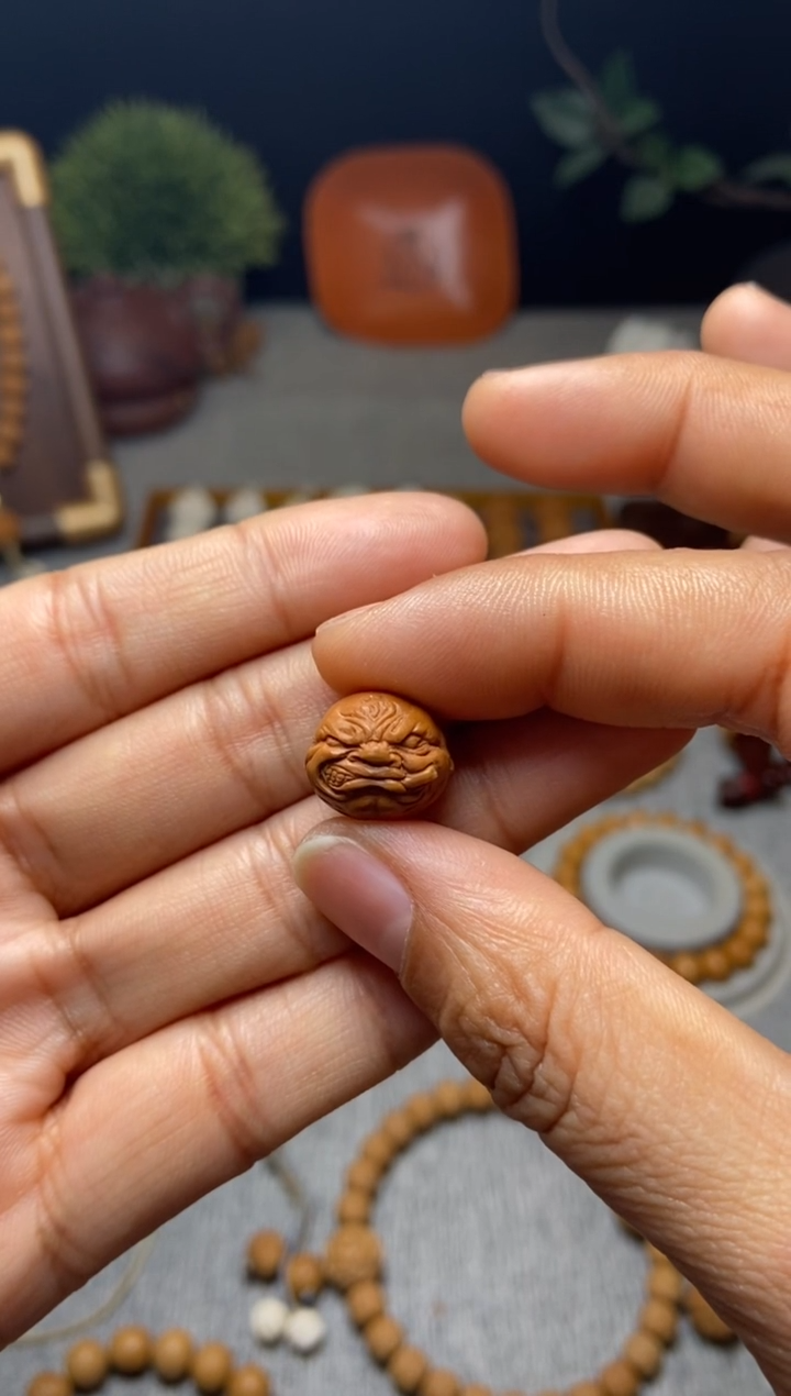 【闪购商品】猴头核桃吊坠烟鬼恶僧14+