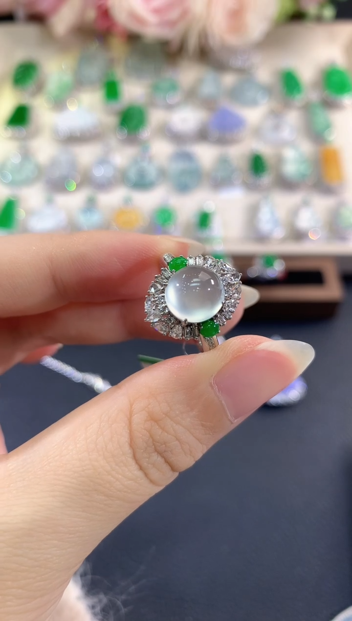 18K金镶嵌戒指翡翠d58