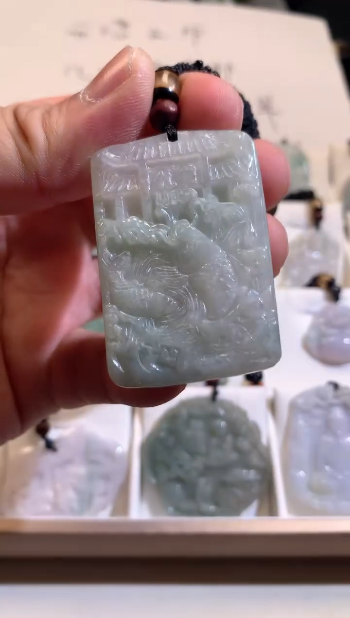 【闪购商品】翡翠颈饰未镶嵌02/14/93