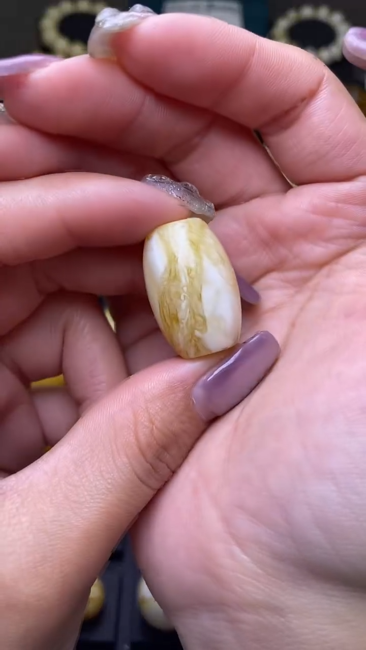 【闪购商品】琥珀裸石未镶嵌葵. 54