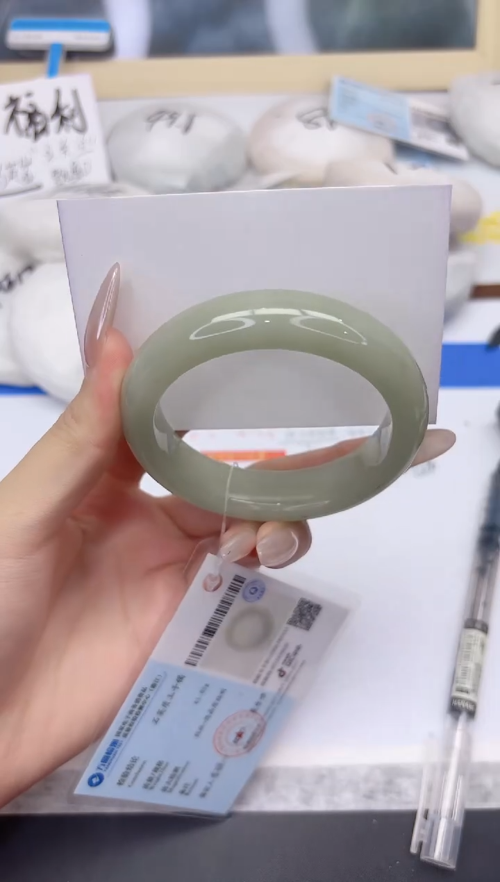 未镶嵌手镯石英质玉A9-56
