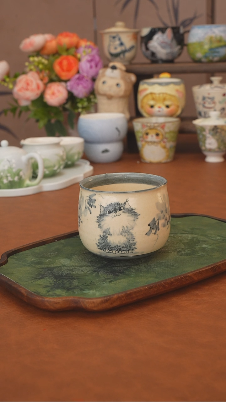 小雾垂露 开心猫猫手握杯