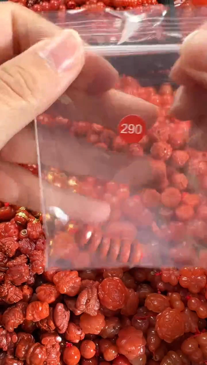 【闪购商品】南红玛瑙颈饰未镶嵌1